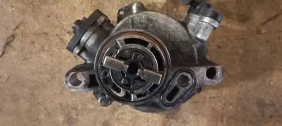 Citroen Berlingo Vacuum pump 9804021880