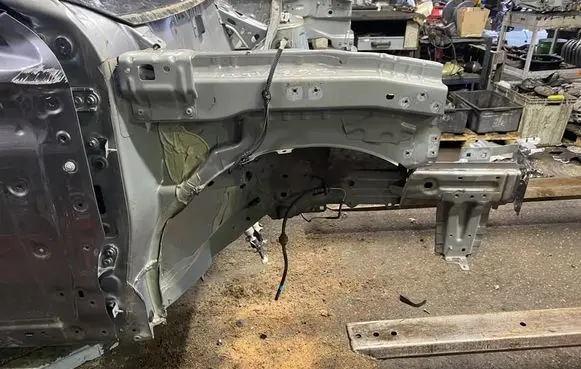 Dacia Bigster R1310 Front quarter panel