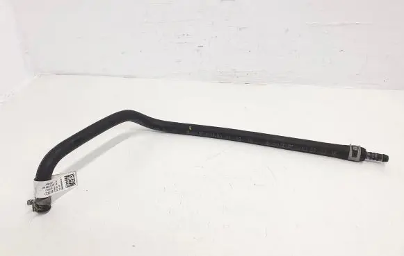 Audi TT TTS RS Mk3 8S Fuel line pipe 06K133986AF