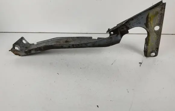 Audi A5 Sportback 8TA Fender mounting bracket 8T0821136A