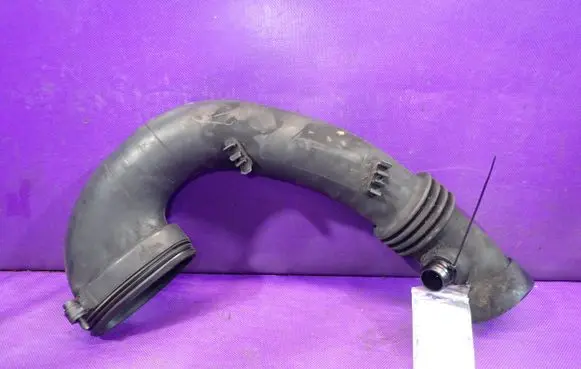 BMW 7 E38 Air intake hose/pipe 7786002