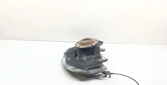 BMW 5 E60 E61 Front wheel hub spindle knuckle 6760954