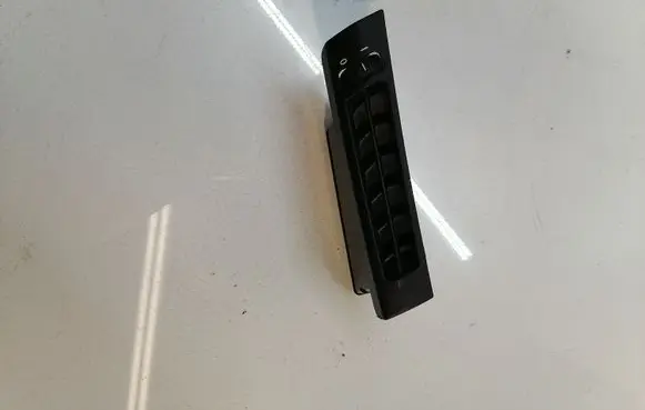 Rear air vent grill