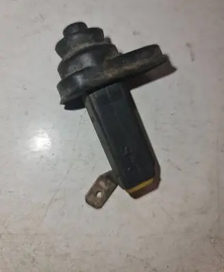 Audi A6 S6 C4 4A Front door sensor 893947561B