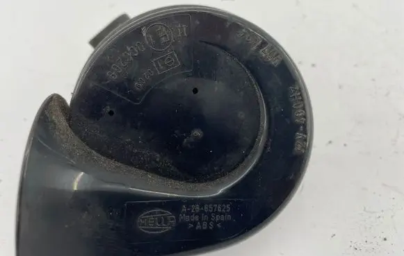 Volkswagen PASSAT CC Horn signal A28657625