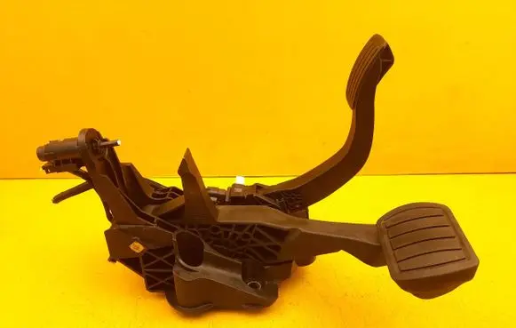 Peugeot 3008 III Accelerator throttle pedal 9837650080 9637650080