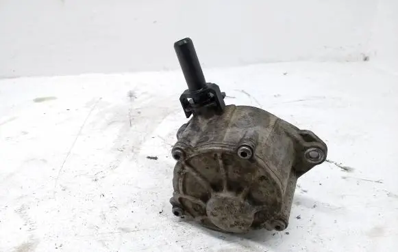 Mercedes-Benz C W204 Vacuum pump A6512300265