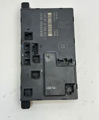 Mercedes-Benz CLS C219 Door control unit/module 2198200726 00005030