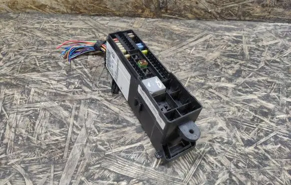 Ford Grand C-MAX Fuse module DB64895 130528 DM5T14014