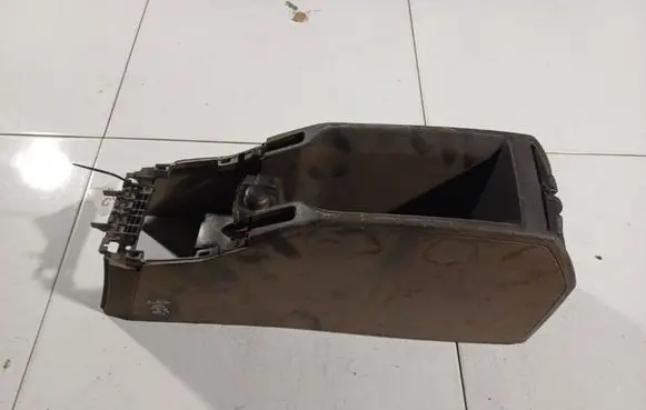 Opel Zafira B Center console 13162600