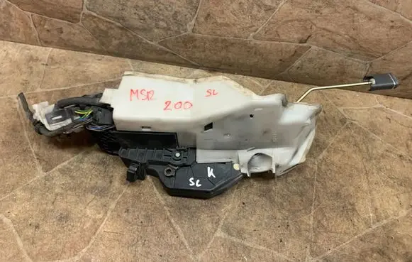 Mercedes-Benz CL C215 Front door lock A2157203335