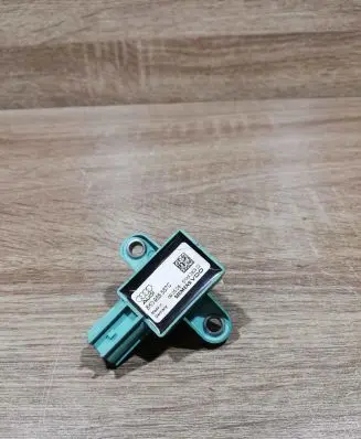 Audi A5 8T 8F Airbag deployment crash/impact sensor 8k0955557c 5wk43809