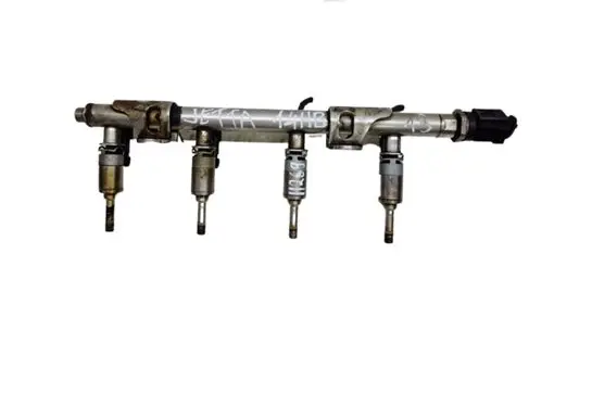 Volkswagen Jetta VI Fuel injectors set 04E133320D 0261500132