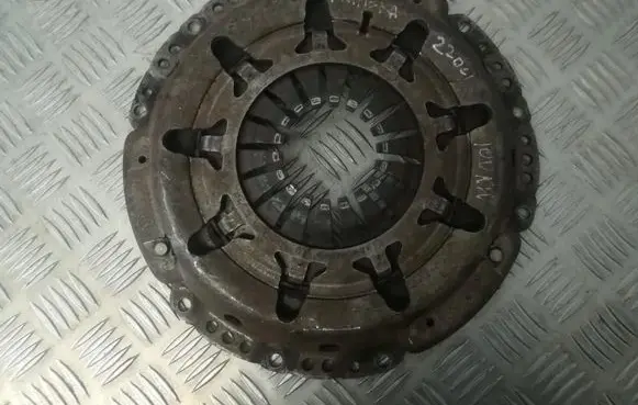 Nissan Primera Pressure plate 124028910