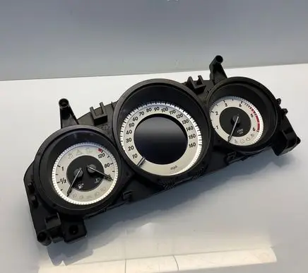 Speedometer (instrument cluster)