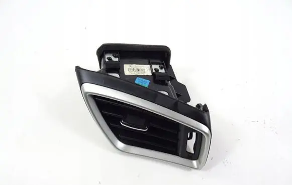 Nissan Qashqai Dashboard side air vent grill/cover trim 687604EA0A