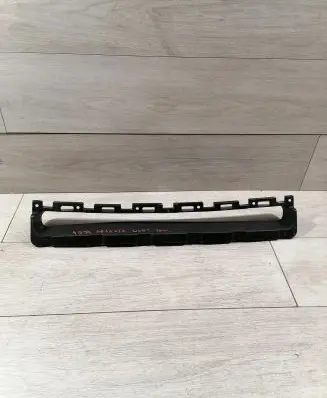 Maserati Levante Intercooler air channel guide 670167325