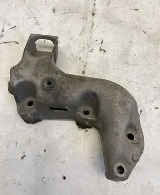 Peugeot 206 Engine mounting bracket 9646000680