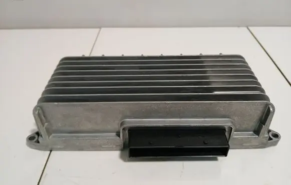 Audi A5 8T 8F Sound amplifier 8T0035223