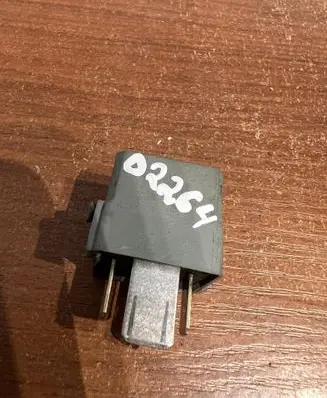 Mercedes-Benz B W245 Other relay A0025422619 D2264