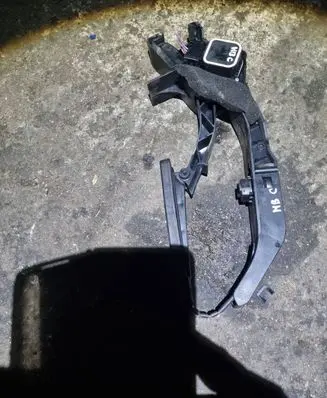 Mercedes-Benz C W203 Accelerator throttle pedal A203300