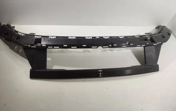 Peugeot 308 Front bumper upper radiator grill 9837677880