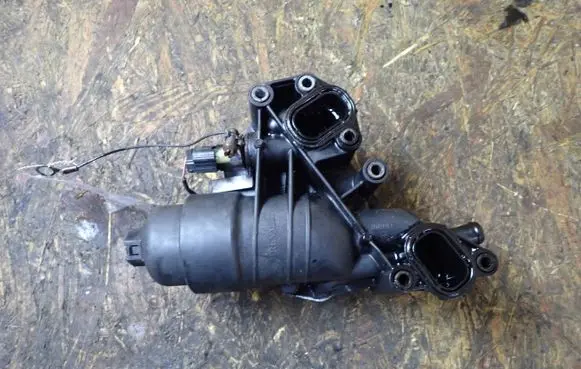 Renault Scenic III - Grand scenic III Oil filter mounting bracket 152085948R