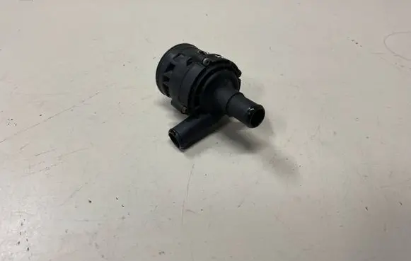 Mercedes-Benz C W204 Electric auxiliary coolant/water pump