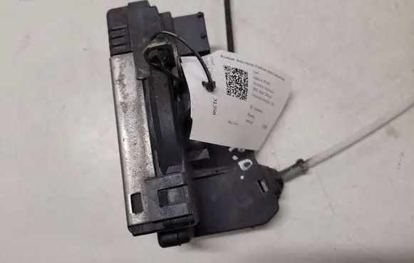 Opel Zafira A Front door lock 24444016