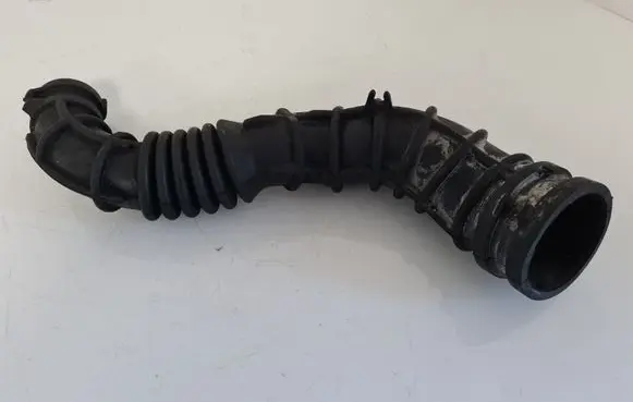 Renault Clio III Intercooler hose/pipe 8200500383