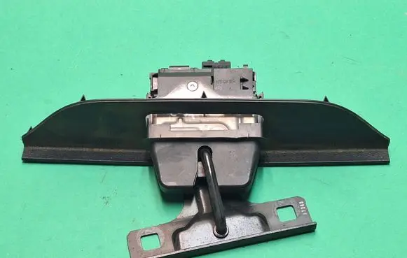 Loading door lock