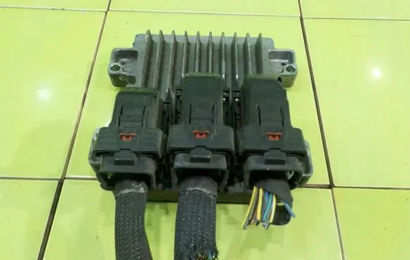 Opel Astra J Engine control unit/module 12660714