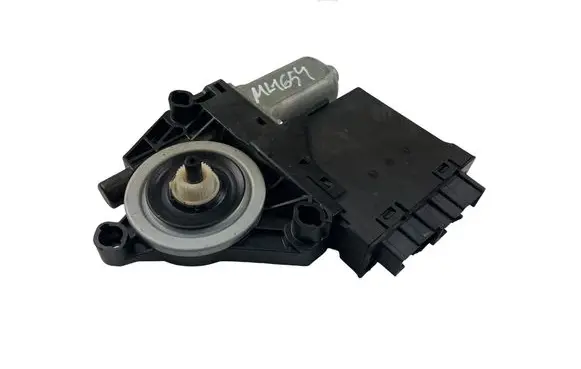 Volvo XC90 Front door window regulator motor 31674755