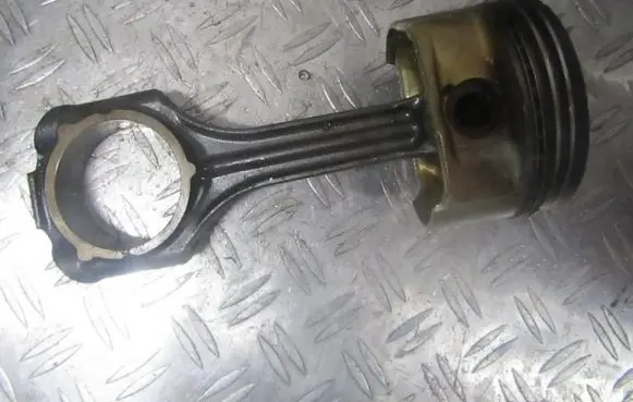 Mercedes-Benz ML W163 Piston with connecting rod