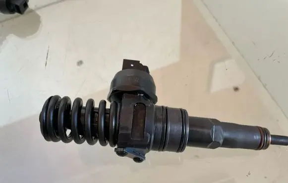Fuel injector