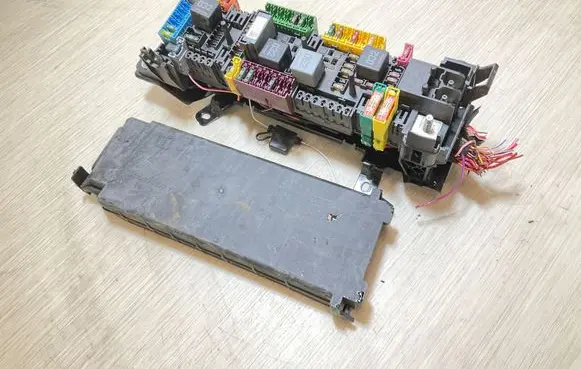Mercedes-Benz Vito Viano W447 Fuse module A4475401440