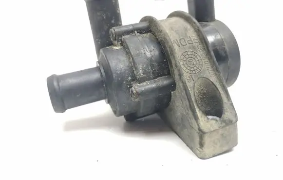 Volvo V40 Electric auxiliary coolant/water pump 31320347