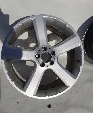 Mercedes-Benz EQA R20 alloy rim 