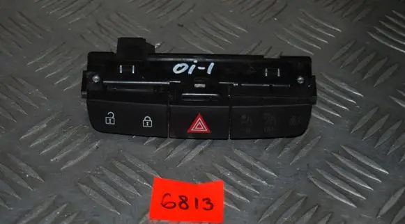 Opel Insignia A Hazard light switch 13271927