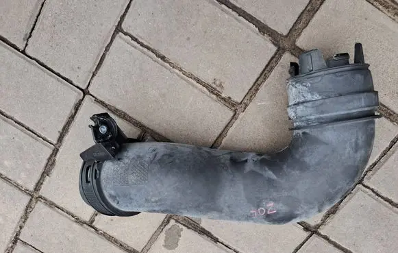Renault Zoe Air intake duct part 290967479R