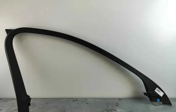 Volvo XC60 Front door glass trim molding 31407559