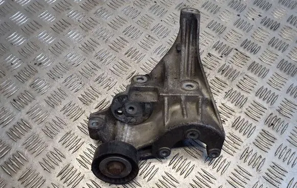 Chrysler Grand Voyager V Power steering pump mounting bracket 90513157F