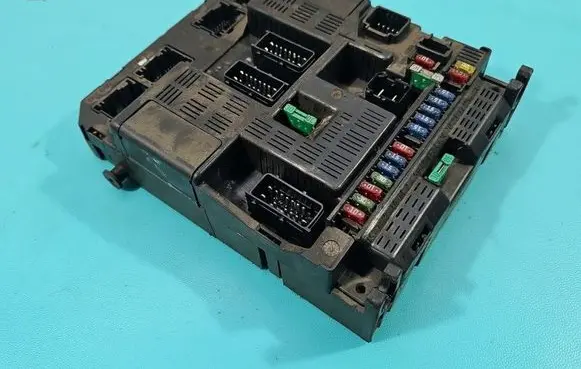 Peugeot 307 Central body control module 9636760580F IMPRK1539183