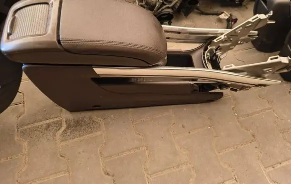 Opel Zafira C Armrest 