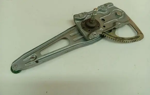 Toyota Yaris Sliding door window regulator with motor