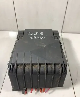 Volkswagen Golf V Fuse module 1K0937125A