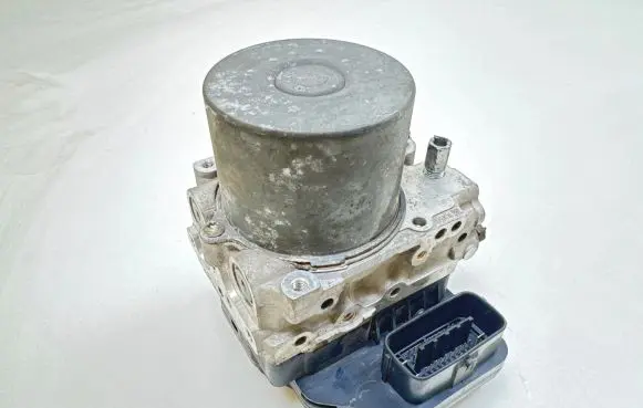 Toyota Urban Cruiser (XP110) ABS Pump 8954152A11 4454052171 1338006970