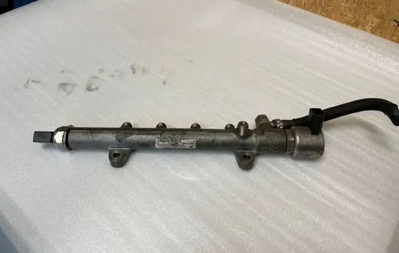 Mercedes-Benz E W212 Fuel main line pipe A6510700495