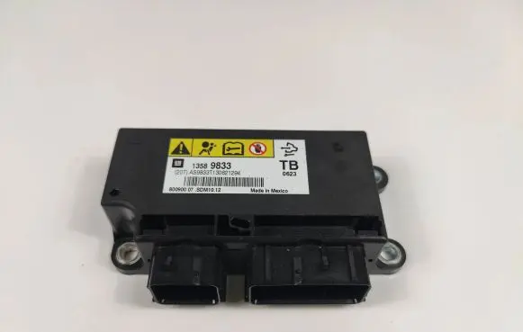 Opel Insignia A Airbag control unit/module 13589833