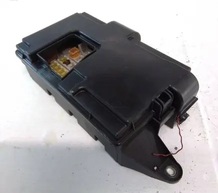 Lexus SC 430 Fuse module 82670-24090 1K190248